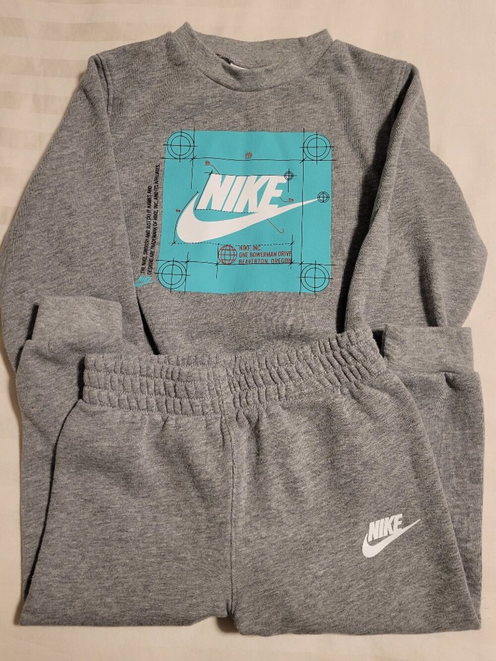 Nike Gray 2-piece Sweatsuit Toddler Boys Size 3T